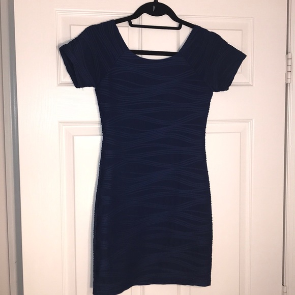 Forever 21 Textured Bodycon Dress - Picture 2 of 4